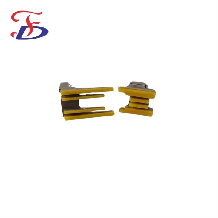 Four Needle Six Thread Teflon Feed Dog